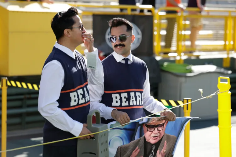 Bears-Packers game features tributes to Mike Ditka on the field and in the stands
